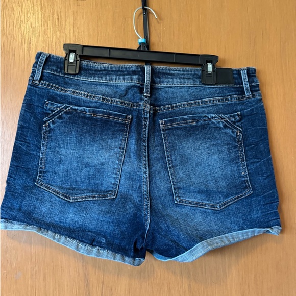 Buckle Black Distressed Denim Shorts SZ 34 - Picture 2 of 5